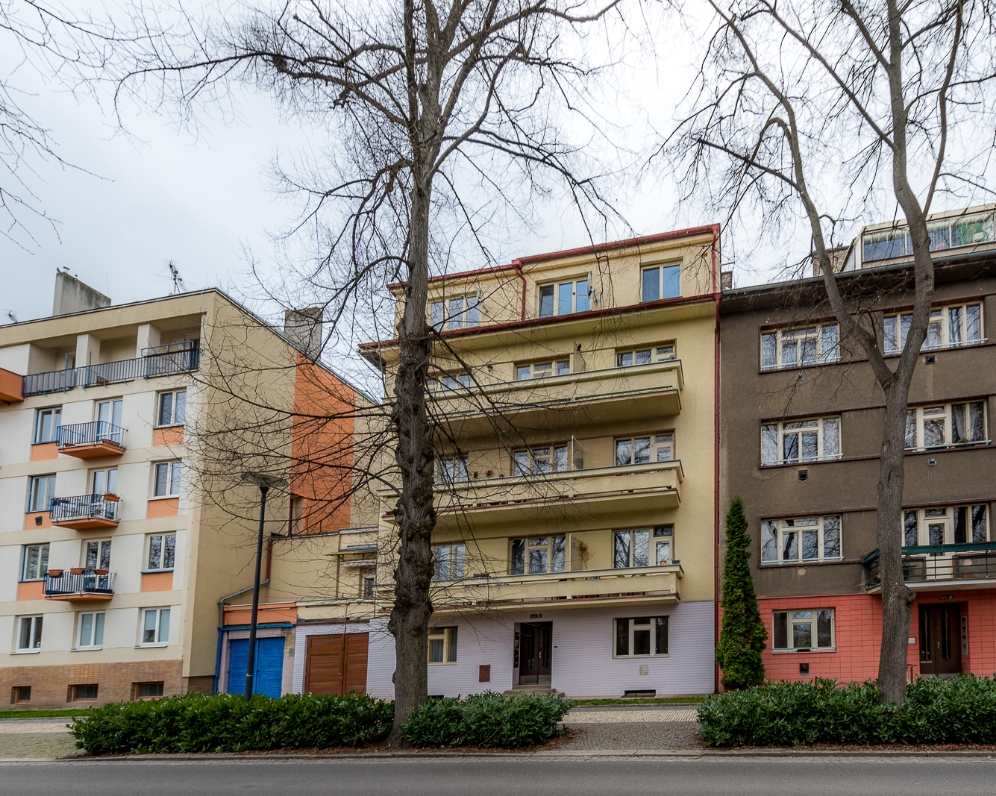 Prodej bytu 2+1 107 m2  s terasou, dvěma balkony a sklepní kójí, Poděbrady