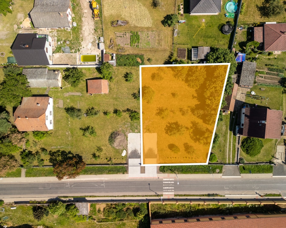 Rezervováno - Prodej stavebního pozemku 1083 m2 - Milčice