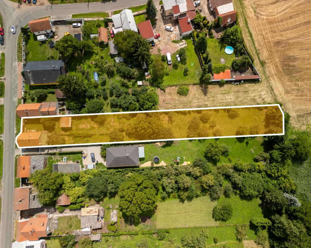 Rezervováno - Prodej domu k rekonstrukci s pozemkem o velikosti 1991 m2