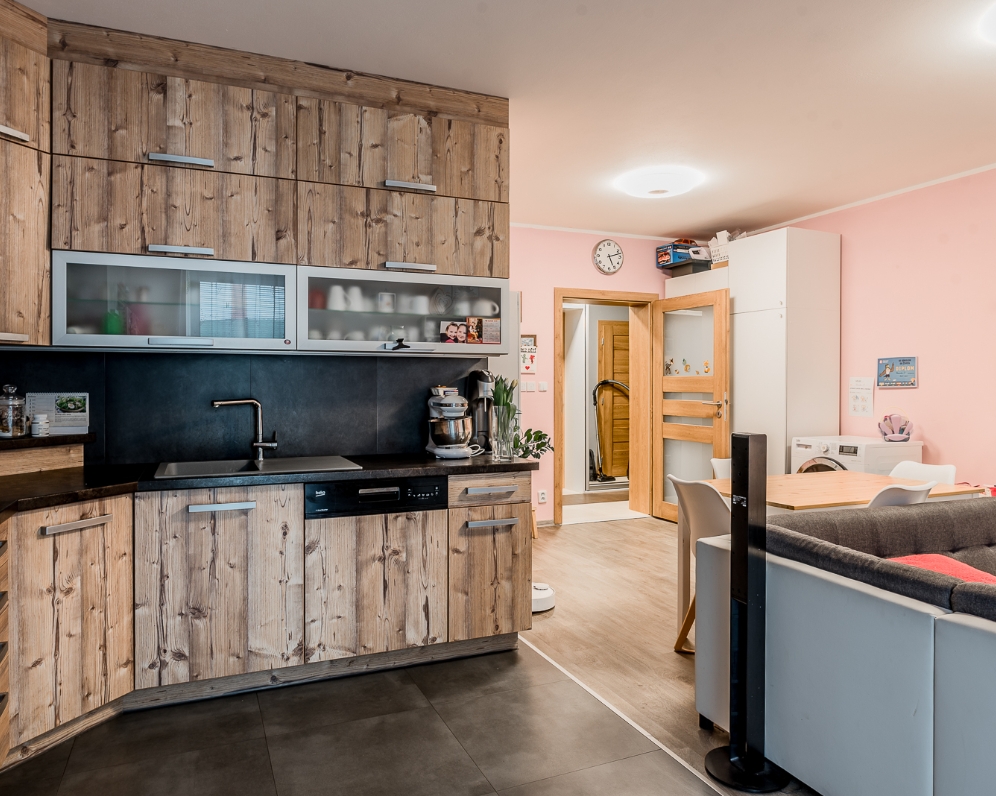 Pronájem bytu 3kk 80 m2 se zahrádkou 50 m2, Milovice