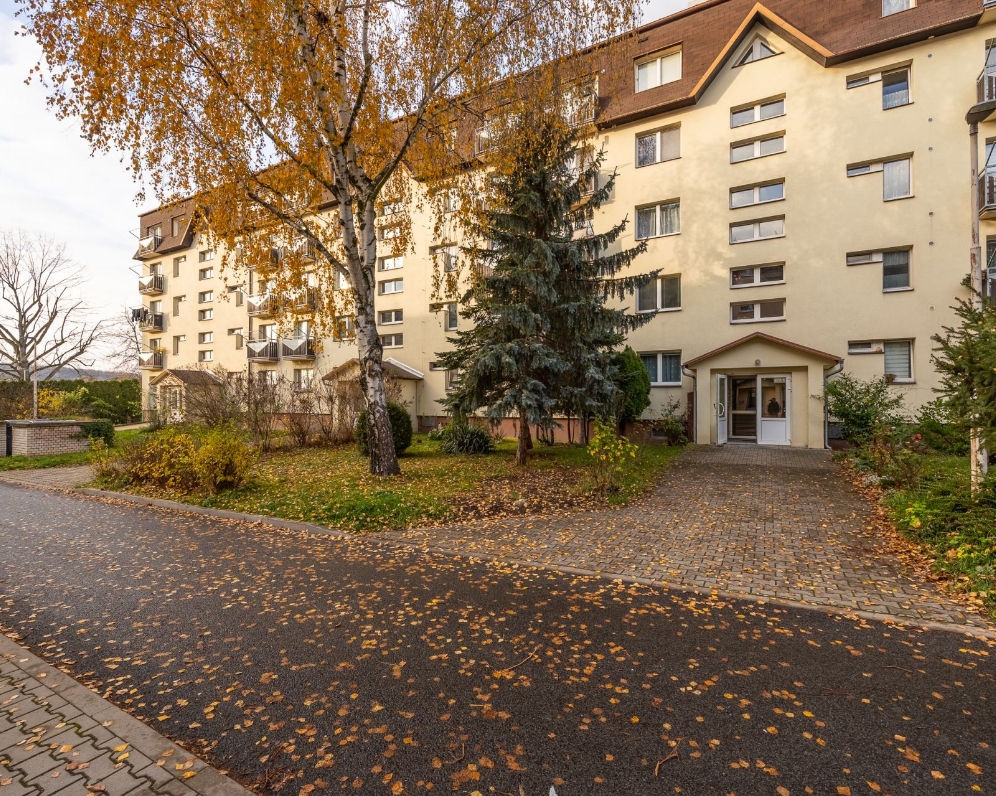 Rezervováno - Prodej bytu 2+1 se dvěma balkony a sklepní kojí 56m2, Milovice