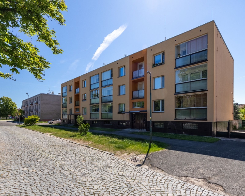 Pronájem bytu 3+1 s balkonem, Velké Valy, Nymburk